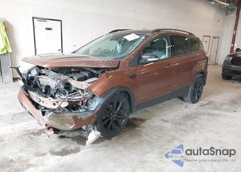 2017 Ford Escape Titanium z USA, uszkodzony, nr VIN 1FMCU0JD0HUE22563